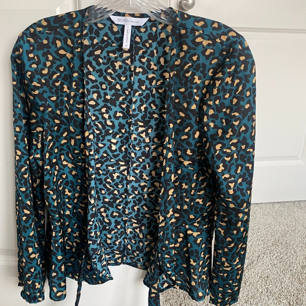 BCBGeneration Stardust Cheetah Print Wrap Top Small